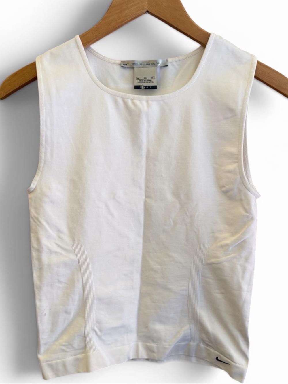 Nike Sans Couture Dri-Fit Fitted White Muscle Tank Size Medium Great Condition